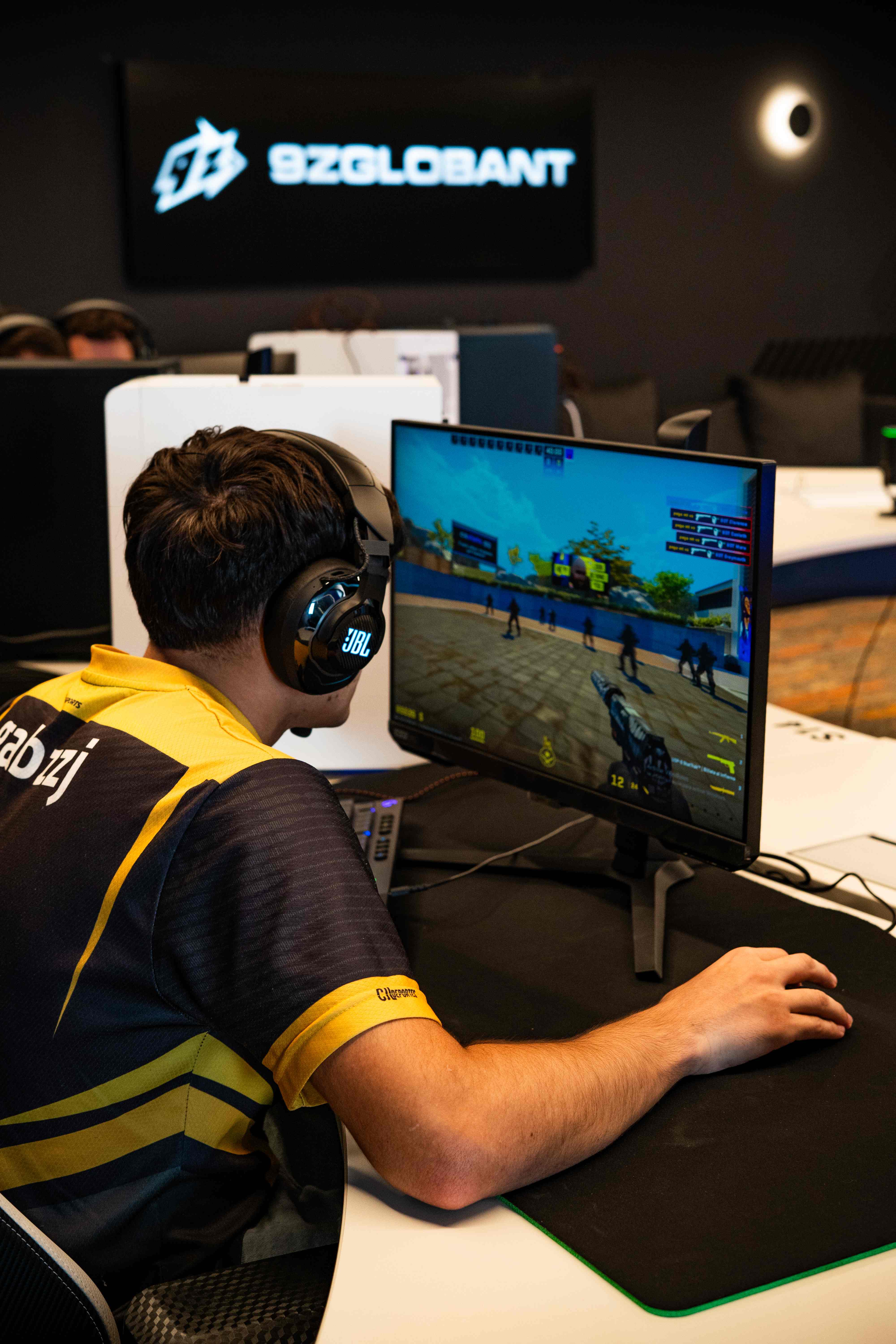 CS2 Professional Gaming